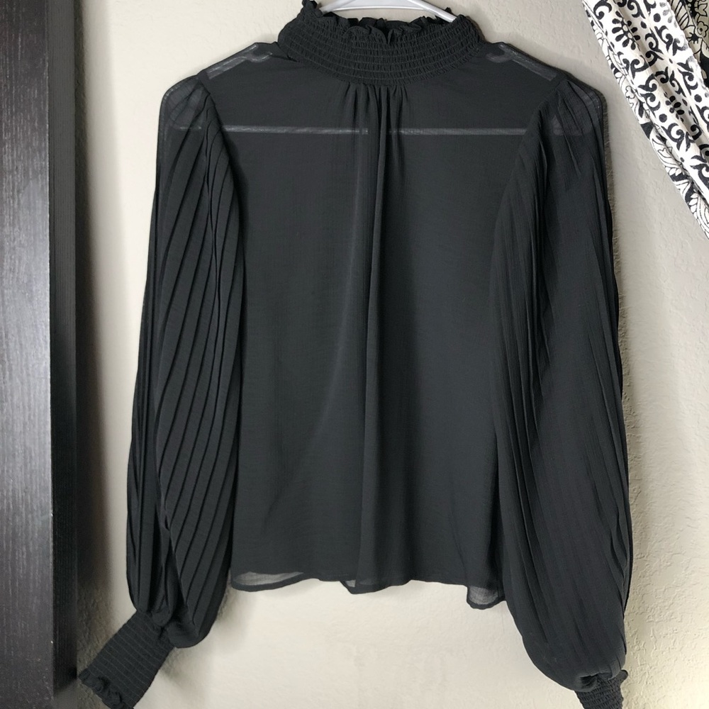 Black medium blouse/ Forever 21